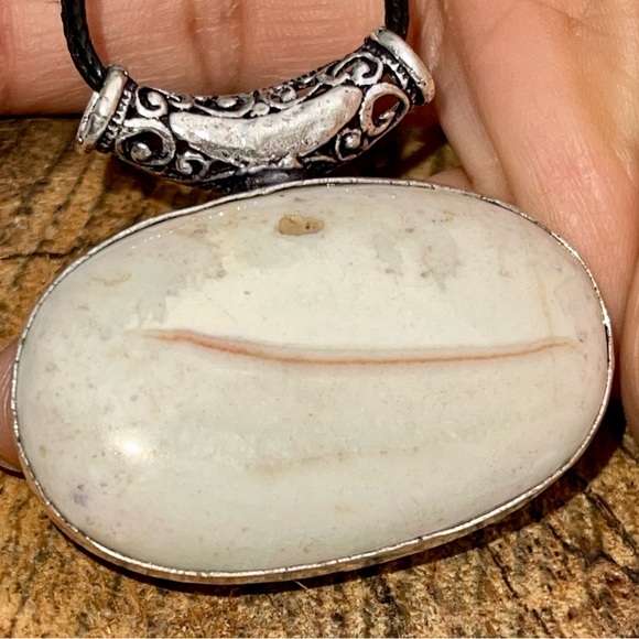 Calcite Pendant 1 1/2”x2” - Picture 11 of 16